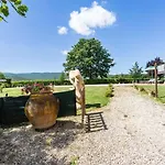 In Tuscany With Pool And Scenic Views Apartman