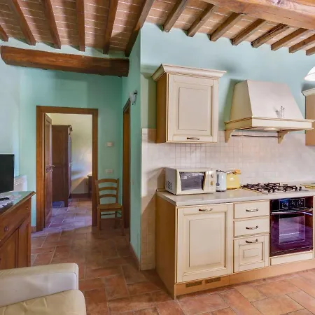 Apartment In Tuscany With Pool And Scenic Views