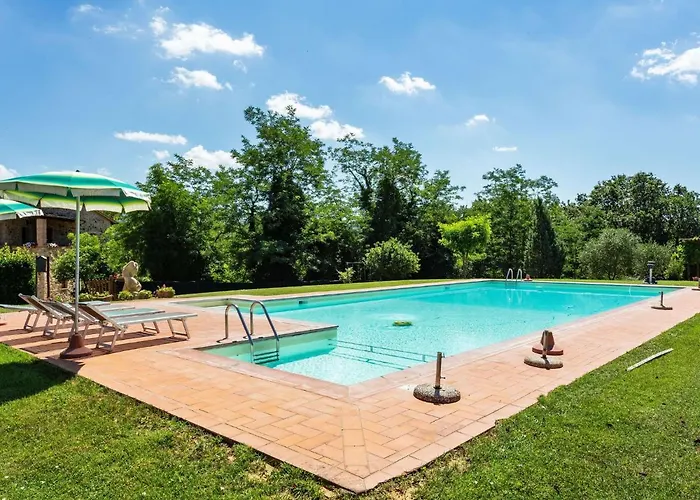 Apartment In Tuscany With Pool And Scenic Views *